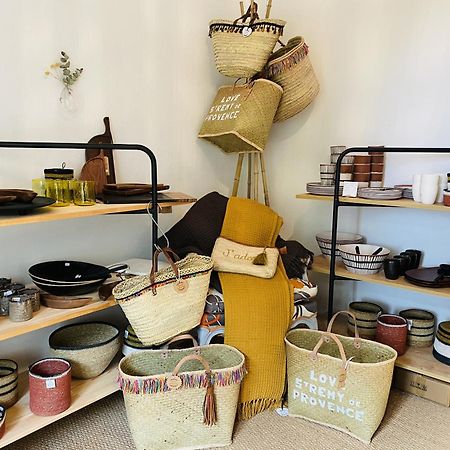 Saint-Rémy-de-Provence Mas La Pauline Gites De Charme & Roulotte מראה חיצוני תמונה