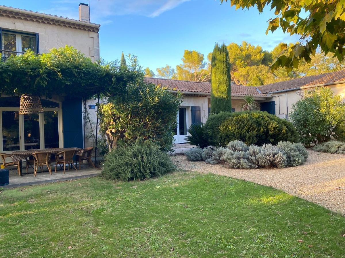 Saint-Rémy-de-Provence Mas La Pauline Gites De Charme & Roulotte מראה חיצוני תמונה